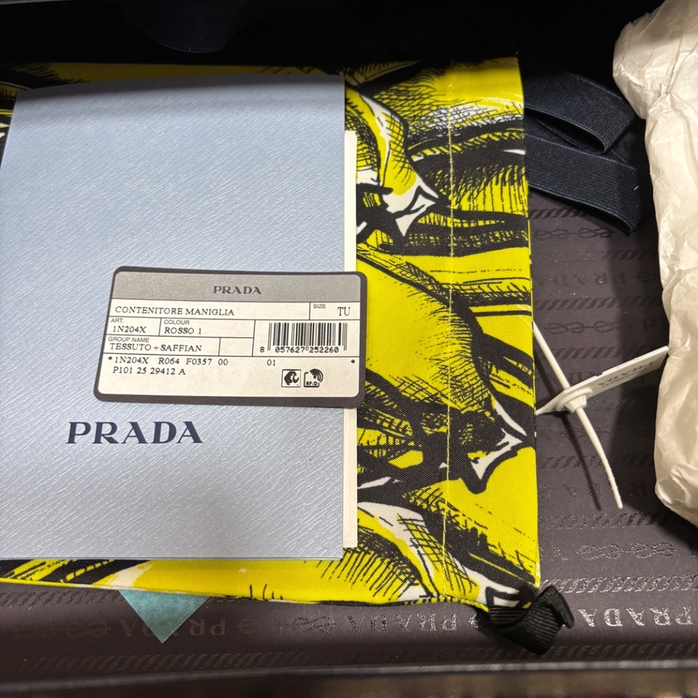 PRADA  Re-Edition 2005 Mini Bag Red - Picture 8 of 10